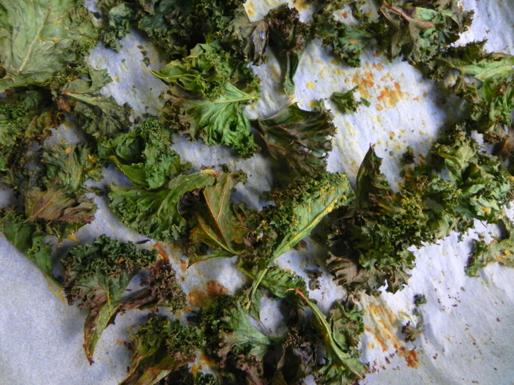 Cheesy Oil Free Kale Chips {OvenMethod & Vegan}