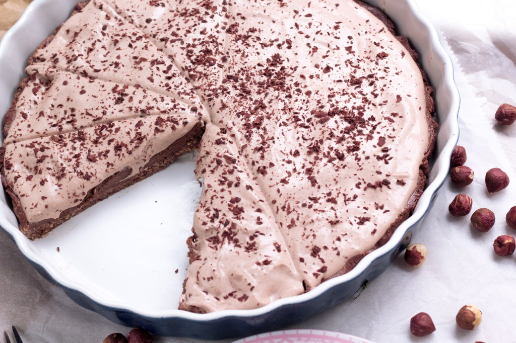 Vegan Chocolate Hazelnut Pie (Nutella Pie!)