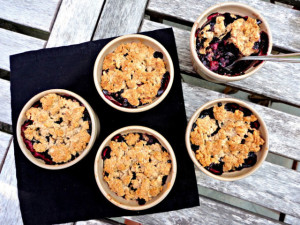 blueberry apple crumble